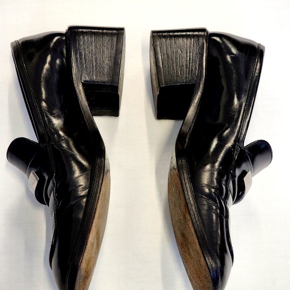 Gucci loafers size 7B - Picture 2 of 8